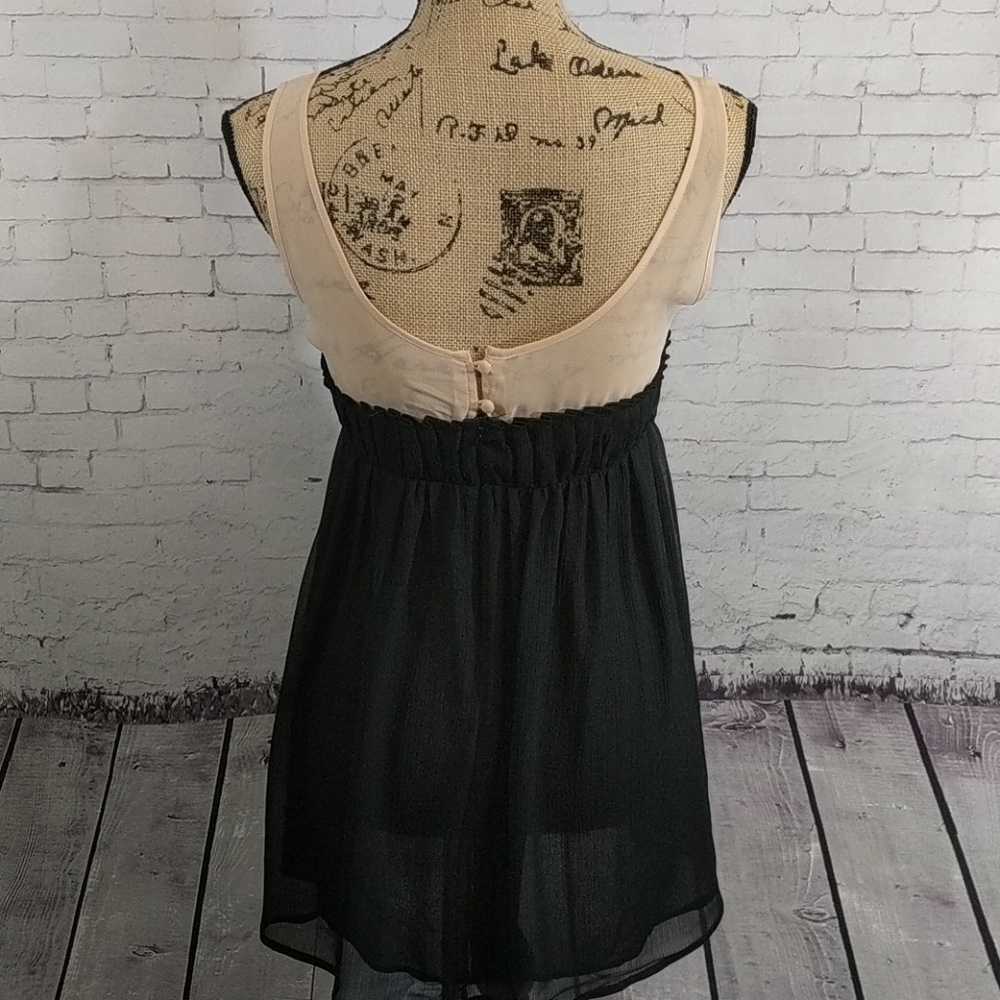 Mix It Sexy Flowing Tank Top - Picture 4 of 6